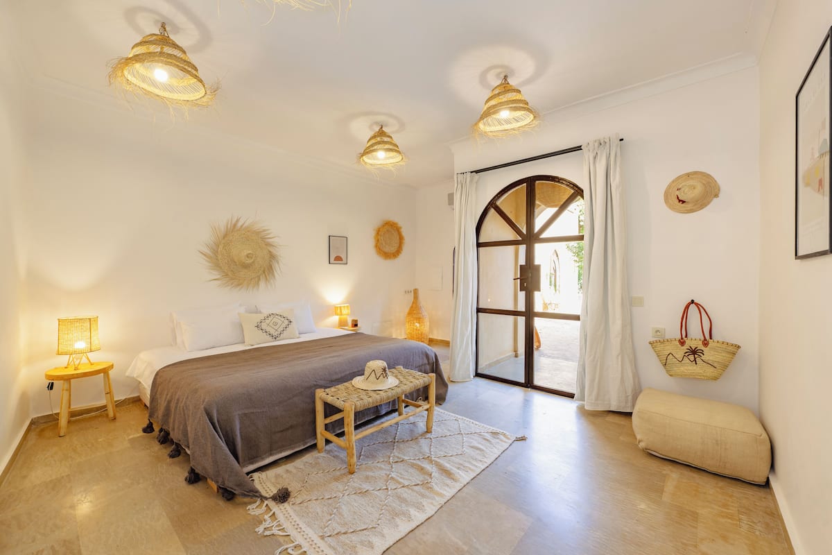 Habitación doble, vista al jardín | Caja de seguridad en la habitación y wifi gratis