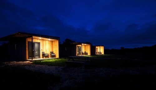 Paulton - Sleeps 2 - Petfriendly - Hottub - Garden