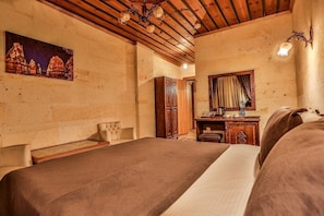 Family Quadruple Room | Premium bedding, minibar, desk, laptop workspace - Milat Cave Hotel (Nevsehir)