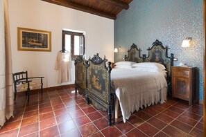 6 Schlafzimmer, Zimmersafe, Bügeleisen/Bügelbrett, kostenloses WLAN