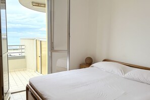 2 bedrooms - SE164 - Marotta, Three-Room Apartment with Sea View and Terrace (Marotta)