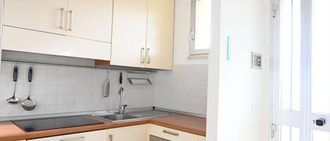 冷蔵庫、食器洗い機