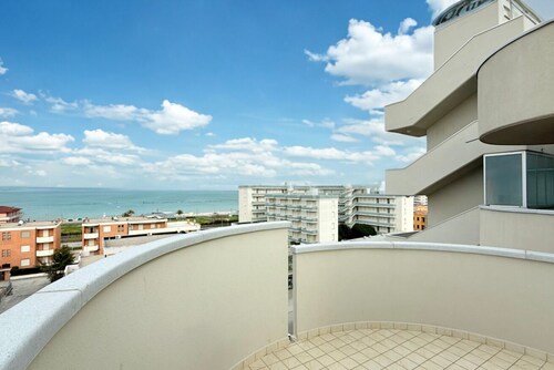 SE164 - Marotta, Three-Room Apartment with Sea View and Terrace