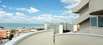 SE164 - Marotta, three-room sea view apartment with terrace
