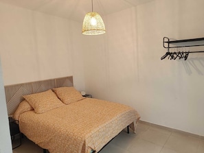 2 chambres, fer et planche Ă repasser, Wi-Fi gratuit, draps fournis