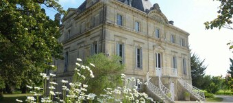 Your Château in the vineyards near Bordeaux