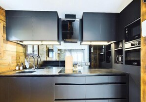 Microwave, dishwasher, cookware/dishes/utensils