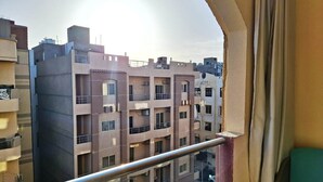 Unclassified image, 2 of 16, button - Florenza Khamsin, Studio i415-B (Hurghada)