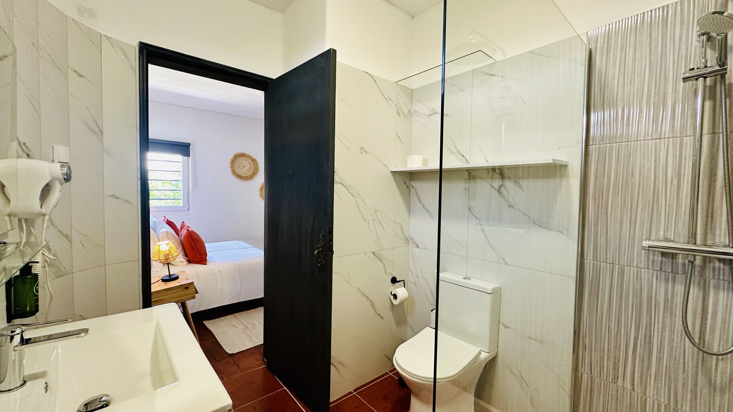 Shower, towels