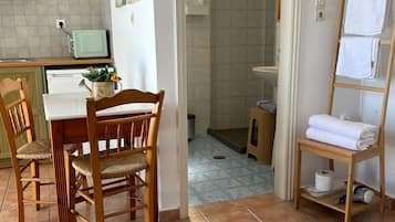 Deluxe Studio, Balcony, Sea View | Bathroom | Slippers