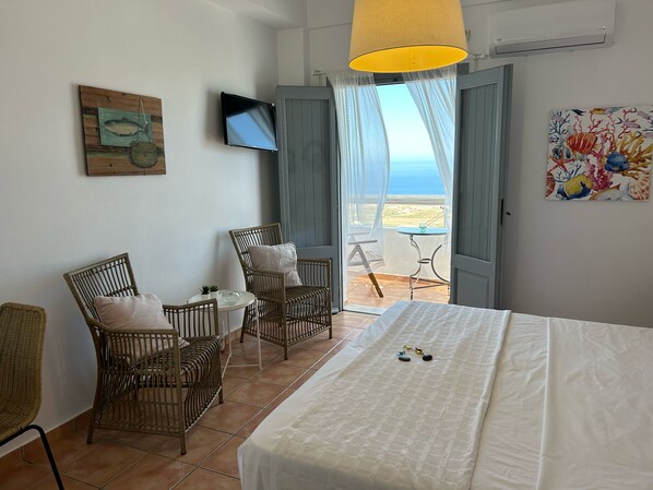 Studio – classic, 2 enkeltsenger, havutsikt | Blendingsgardiner, strykejern/-brett, wi-fi (inkludert) og sengetøy