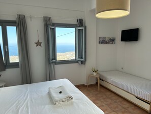 Classic Studio, 2 Single Beds, Ocean View