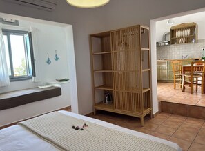 Deluxe Studio, Balcony, Sea View | Private kitchen - Alonia Studios (Santorini)