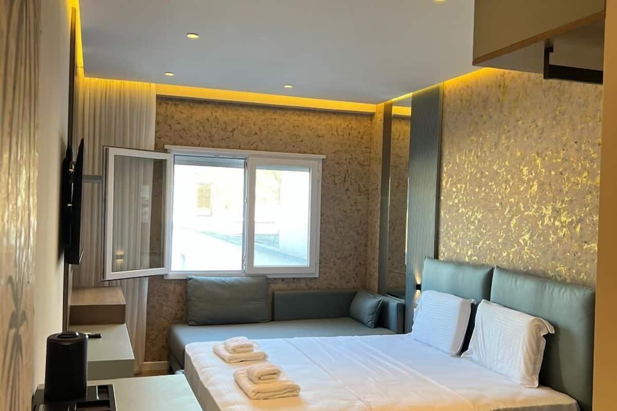 Traditional Double Room | 1 bedroom, free WiFi, bed sheets
