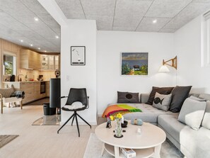 TV, fireplace - "Amaja" - 600m from the sea by Interhome (Ebeltoft)