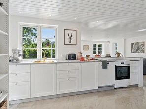 Réfrigérateur, micro-ondes, lave-vaisselle