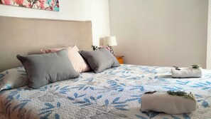 3 chambres, fer et planche à repasser