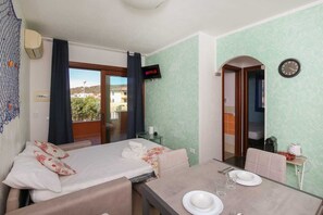 1 camera, ferro/asse da stiro, Wi-Fi gratuito, lenzuola