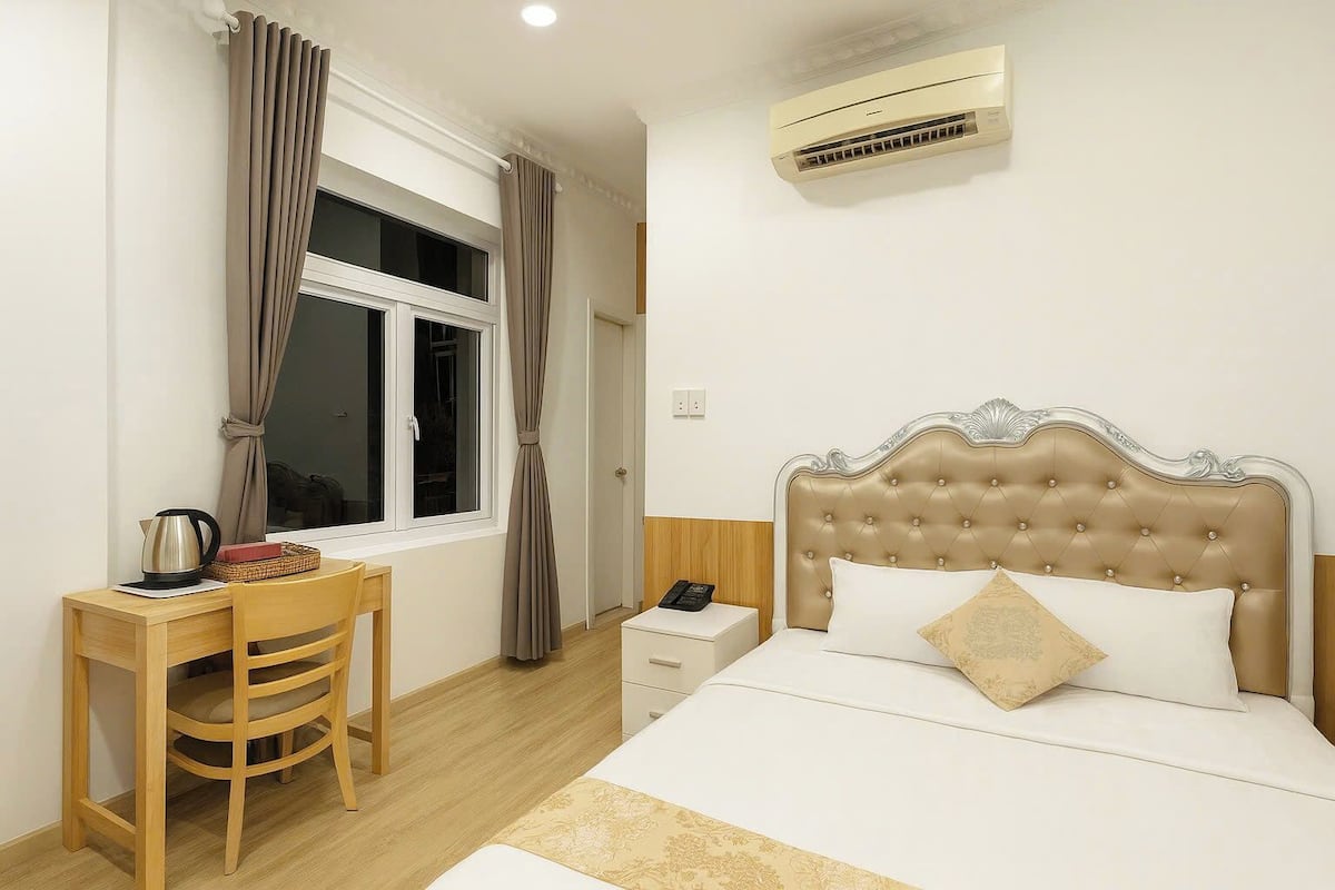 Superior Double Room, City View | Desk, free WiFi, bed sheets