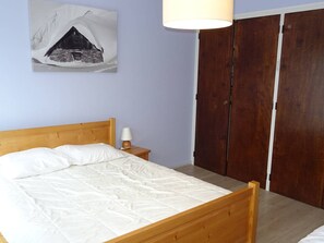 2 bedrooms