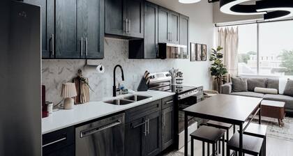 Chic 2BR/2BA Stay | Downtown & Capitol Views