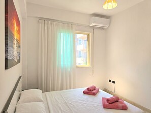 2 chambres, fer et planche à repasser, Wi-Fi gratuit, draps fournis