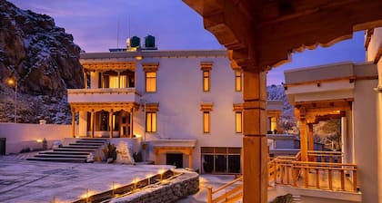The Vintage Villas Resort Ladakh - Luxury Stay with Mountain Views