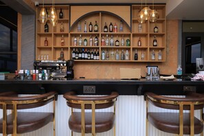Bar (on property) - Abrish Hotel and Apartment (Kampala)
