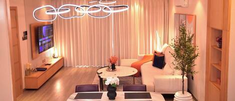 65-inch Smart TV with digital channels, Netflix, pay movies