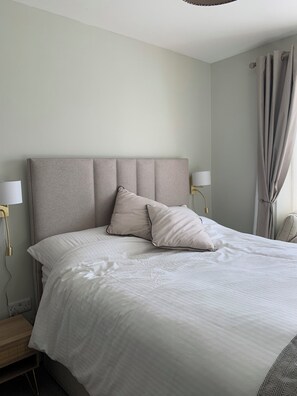 3 soverom, strykejern/-brett, wi-fi og sengetøy