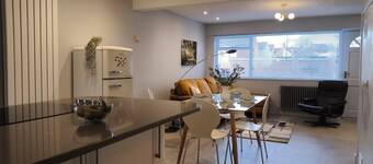 Spacious and Spotless in a peaceful area 15 mins from Manchester centre.