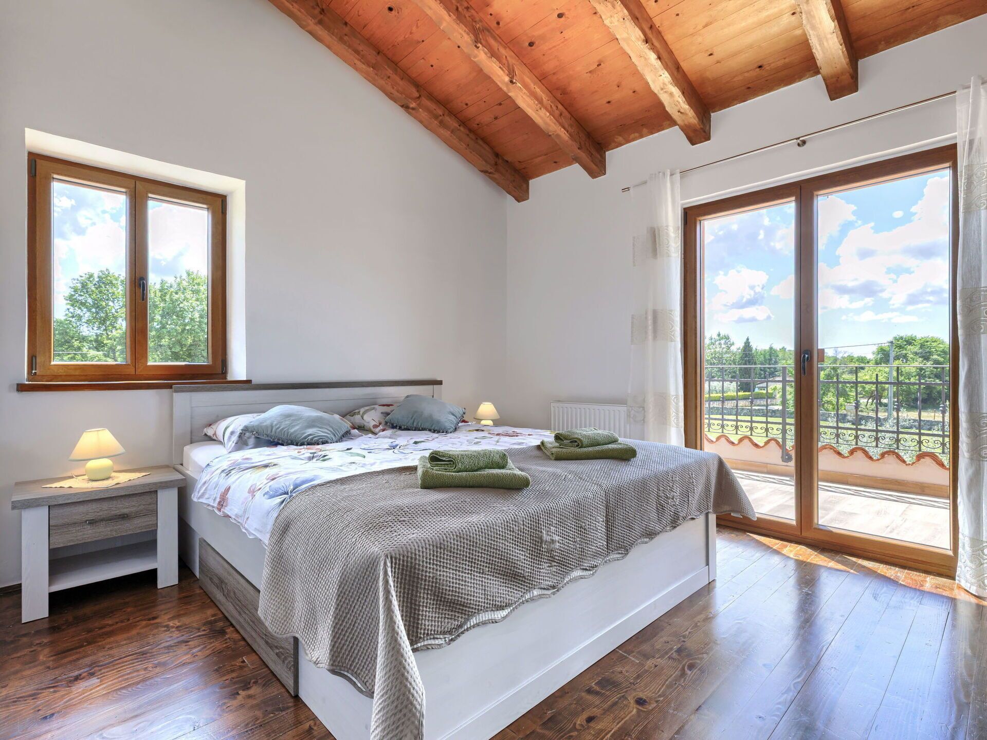 Arbuste, Zone Résidentielle, Domicile, Biens, Jardin, Pelouse, Aménagement Paysager, Cour, Manoir, Villa