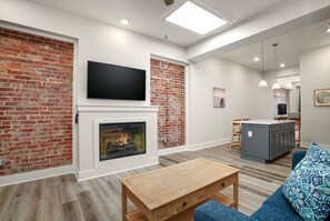 Smart-TV, Kamin