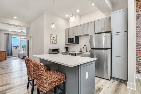 Refrigerador, microondas, horno y parrilla de estufa