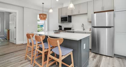 Virginia Lee | Rooftop Terrace, Fireplace, Skylights, Walk to Beach & Downtown Cape Charles