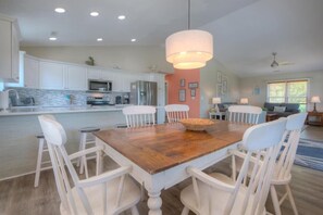 Dining - Experience beachside bliss at Sandpiper Retreat in Oak Island, NC, ideal for 6 guests. (Oak Island)