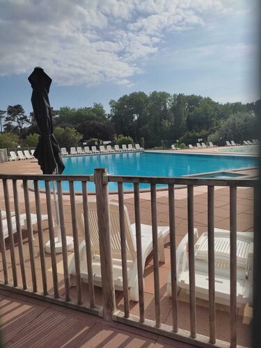 Bougenay vacation village with free swimming pool from May to mid-September