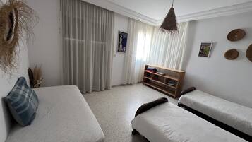 2 bedrooms, iron/ironing board, WiFi, bed sheets