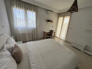 2 chambres, fer et planche à repasser, Wi-Fi, draps fournis