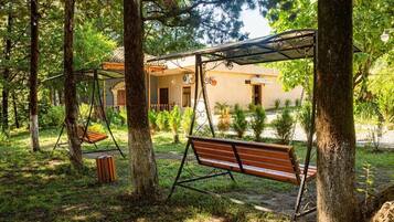 Standard Cottage, Garden View | Living area