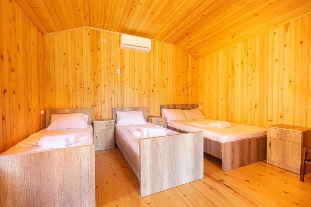 Minibar, escritorio, wifi gratis y ropa de cama 