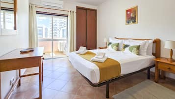 Fer et planche Ă repasser, Wi-Fi gratuit, draps fournis