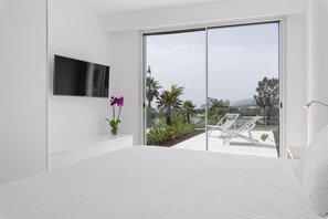 5 bedrooms, iron/ironing board, free WiFi, bed sheets