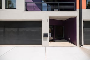 Exterior detail - Turf ROOFTOP + Sleeps Up to 16 If Renting Multiple Units! Unit B (Wilmington)
