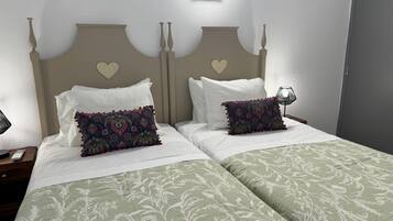 4 bedrooms, iron/ironing board, travel cot, free WiFi
