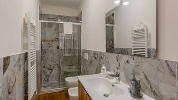 Douche, bidet