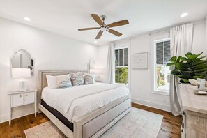 5 slaapkamers, een strijkplank/strijkijzer, reisbedje, gratis wifi