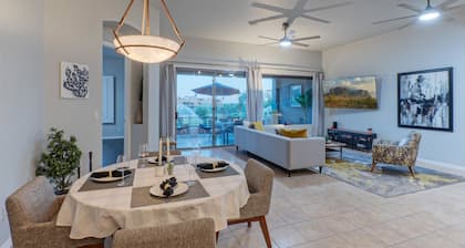 Golden Golf & Mt VIEWS, Golfers/Hikers Paradise, Comm Htd Salt POOL & Spa