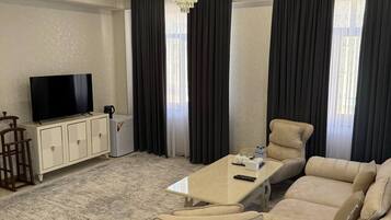 ๊ฐ์ค ๋ด ๊ธ๊ณ , ์ฑ
์, ๋
ธํธ๋ถ ์์
๊ณต๊ฐ, ๋ค๋ฆฌ๋ฏธ/๋ค๋ฆฌ๋ฏธํ