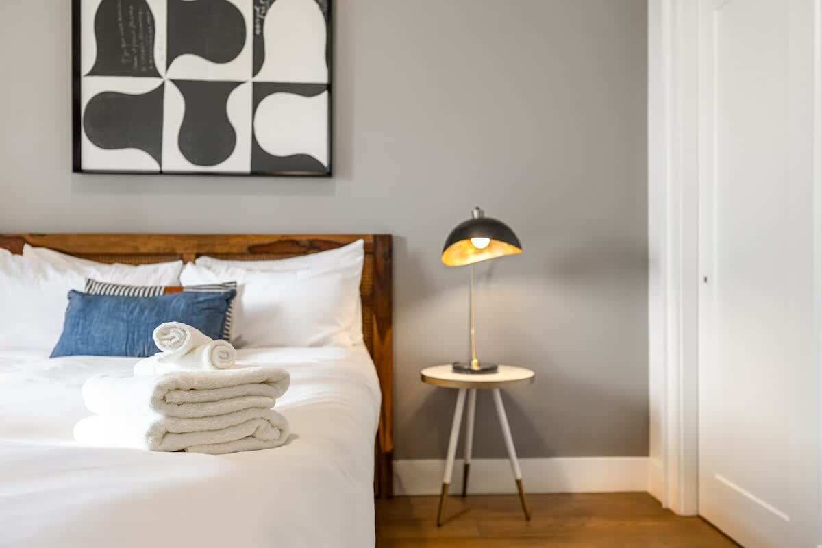 2 chambres, fer et planche à repasser, lit parapluie, Wi-Fi gratuit
